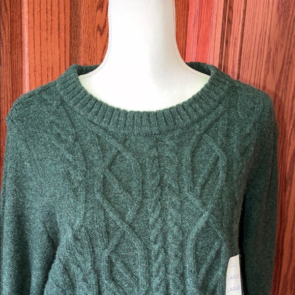 croft & barrow Forest Green Cable Knit Crewneck Sweater - Picture 3 of 10